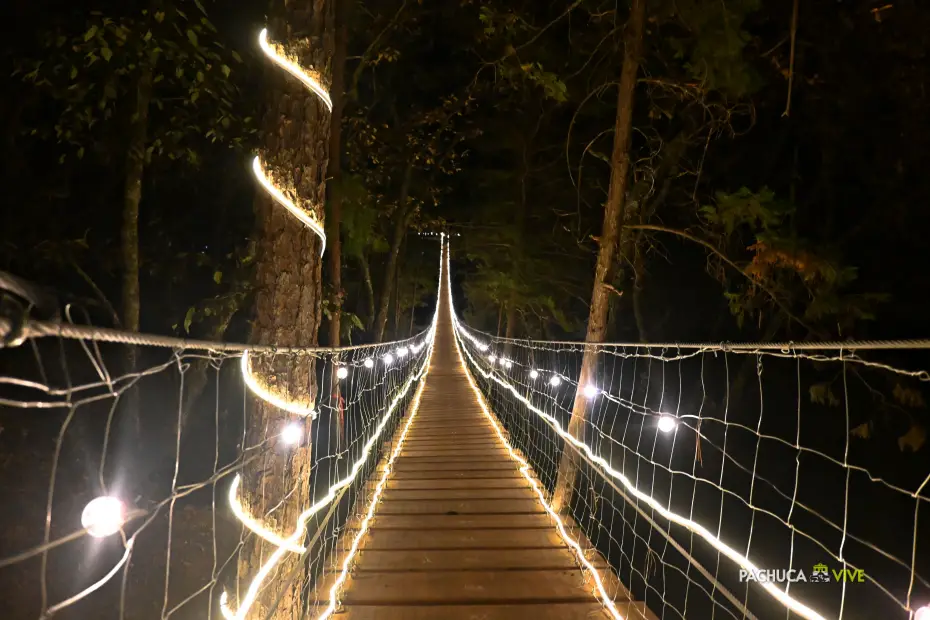 Abren espectacular puente colgante iluminado en Mineral del Chico, el más largo de Hidalgo