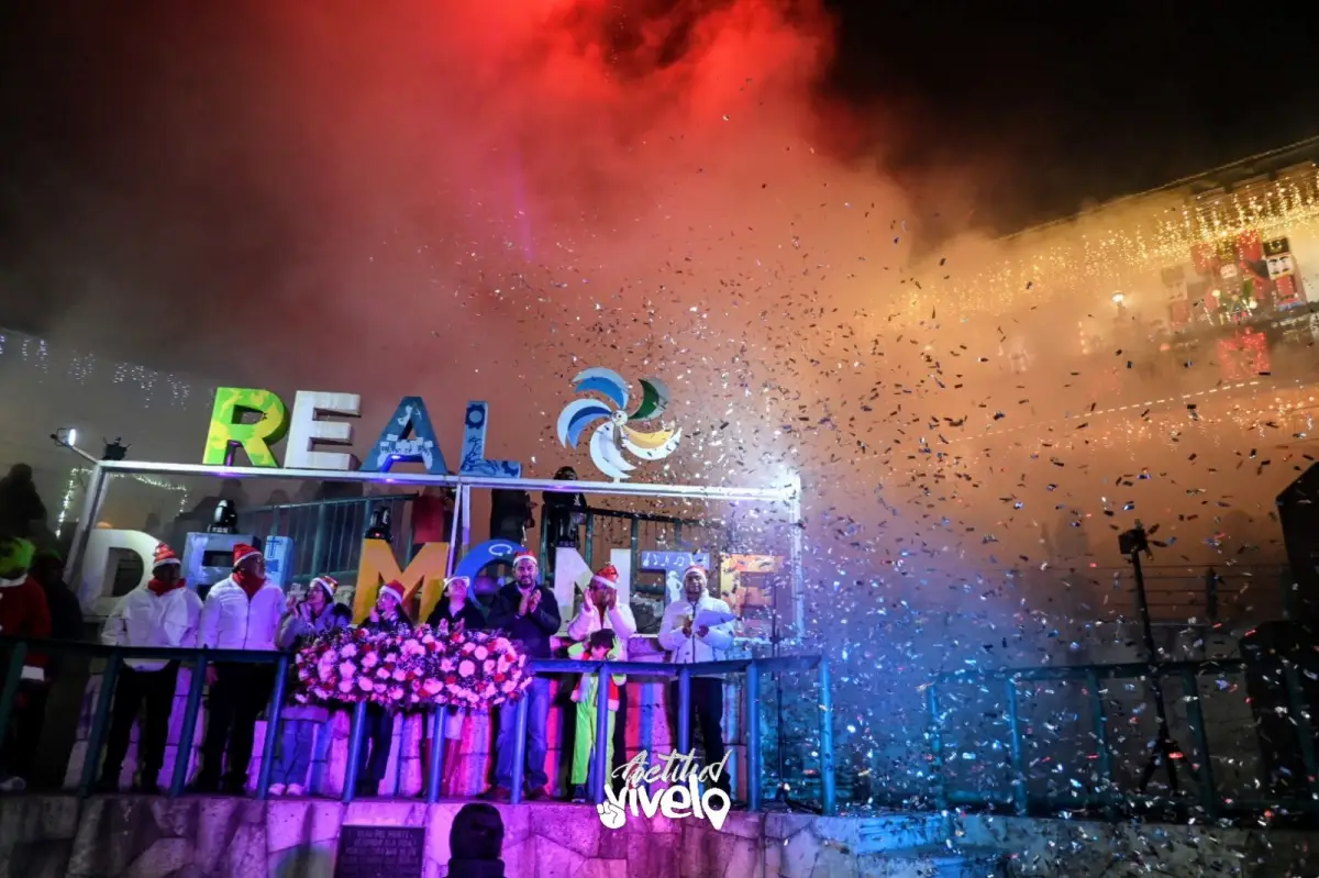 Real del Monte vuelve a convertirse en una gran villa iluminada | Fotos y video