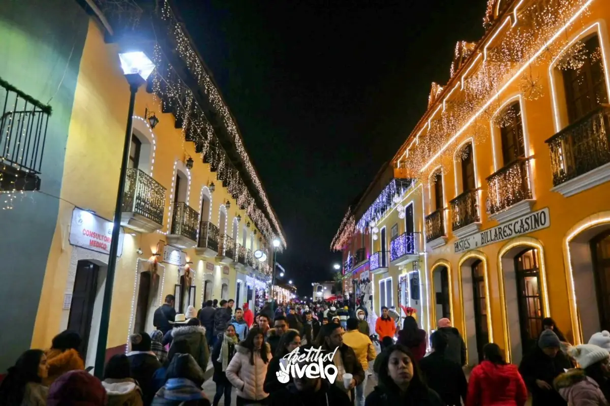 Real del Monte vuelve a convertirse en una gran villa iluminada | Fotos y video
