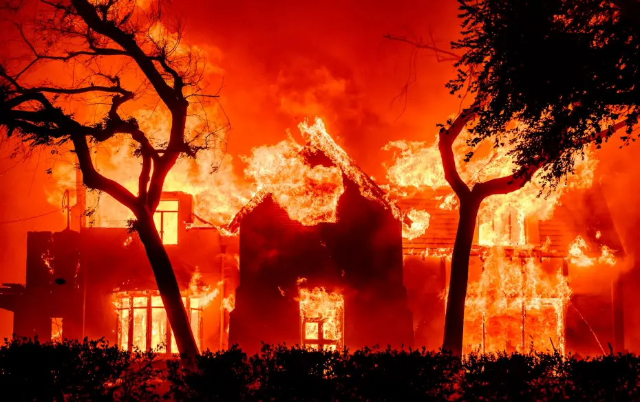 Las apocalípticas imágenes de Los Ángeles y sus devastadores incendios