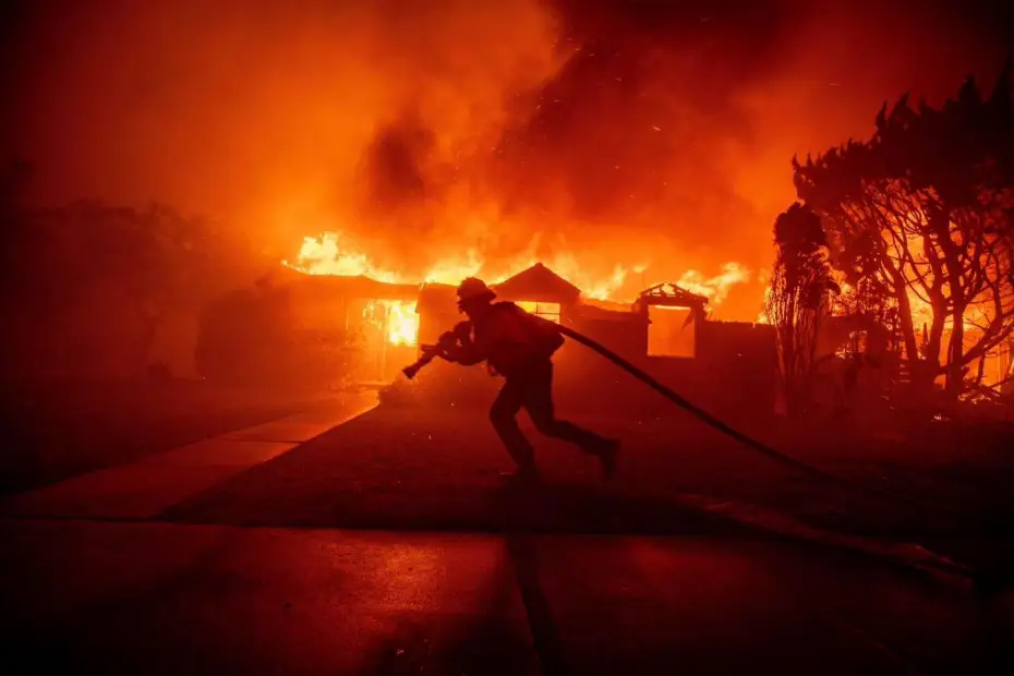 Las apocalípticas imágenes de Los Ángeles y sus devastadores incendios