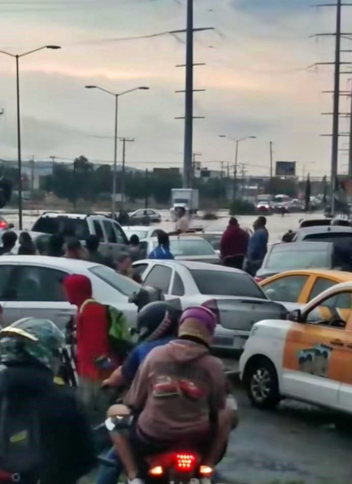 Aguacero deja colapsada la carretera Pachuca-Sahagún; autoridades activan comité de emergencias 5 Aguacero deja colapsada la carretera Pachuca-Sahagún; autoridades activan comité de emergencias