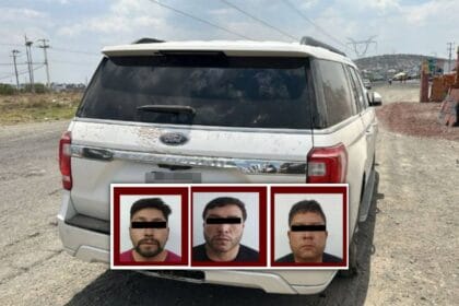 Persecución en bulevar Las Torres acaba en aseguramiento de tres sujetos armados y camioneta blindada