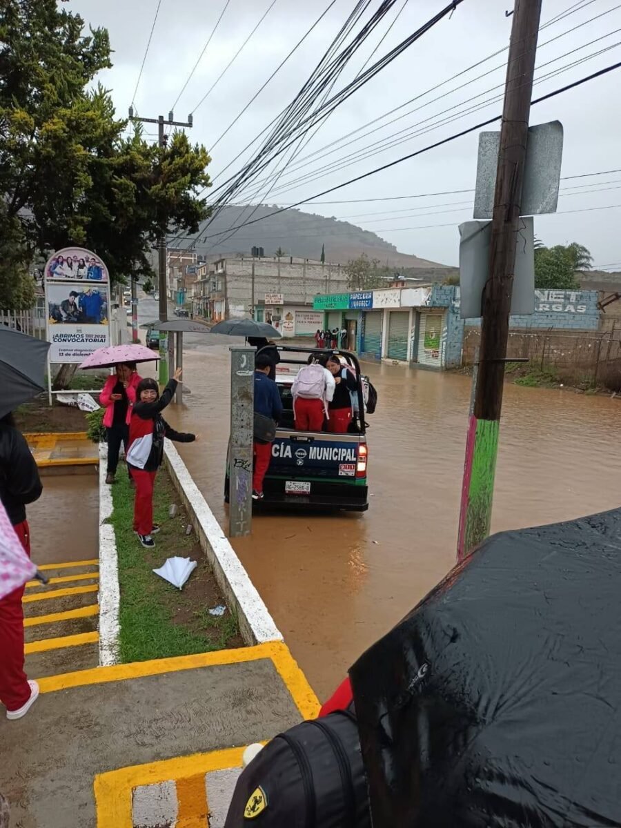 El aguacero ahora fue en Tulancingo; así los estragos este lunes 6 El aguacero ahora fue en Tulancingo; así los estragos este lunes