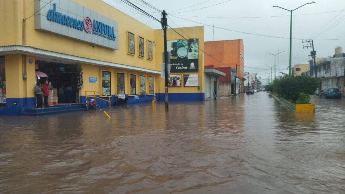 El aguacero ahora fue en Tulancingo; así los estragos este lunes 4 El aguacero ahora fue en Tulancingo; así los estragos este lunes