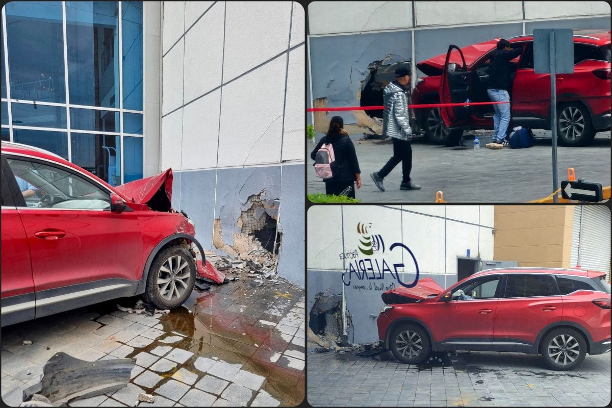 Descontrolada camioneta se estrella contra fachada de Galerías Pachuca y abre boquete