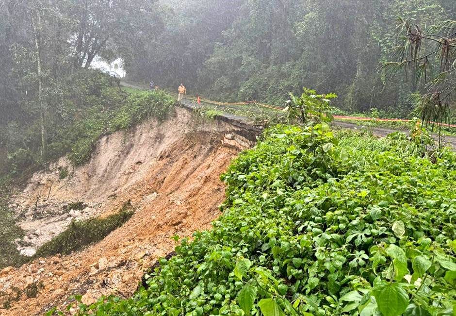 Deslaves, aludes y rocas del tamaño de autos: estragos en carreteras de Hidalgo por el ciclón Erick (fotos) 7 Deslaves, aludes y rocas del tamaño de autos: estragos en carreteras de Hidalgo por el ciclón Erick (fotos)