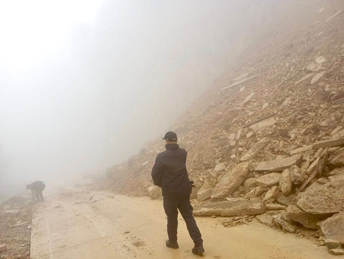 Deslaves, aludes y rocas del tamaño de autos: estragos en carreteras de Hidalgo por el ciclón Erick (fotos) 11 Deslaves, aludes y rocas del tamaño de autos: estragos en carreteras de Hidalgo por el ciclón Erick (fotos)