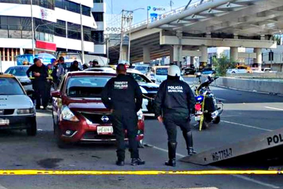Riña acaba en apuñalados debajo del Puente Atirantado de Pachuca; taxista y conductor, los protagonistas