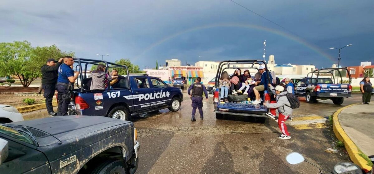 Intensa lluvia este jueves en Mineral de la Reforma convierte calles en ríos