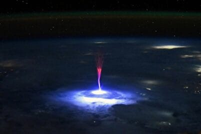 Astronauta capta impresionante 'duende rojo' sobre México desde la Estación Espacial