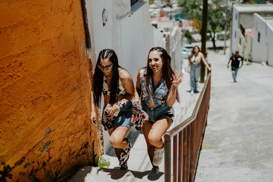 Grupo Aroma graba video musical en el barrio de Cubitos