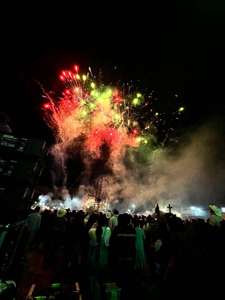 El cielo de Chilcuautla se iluminó con uno de los festivales de papalotes más bellos del país | FOTOS