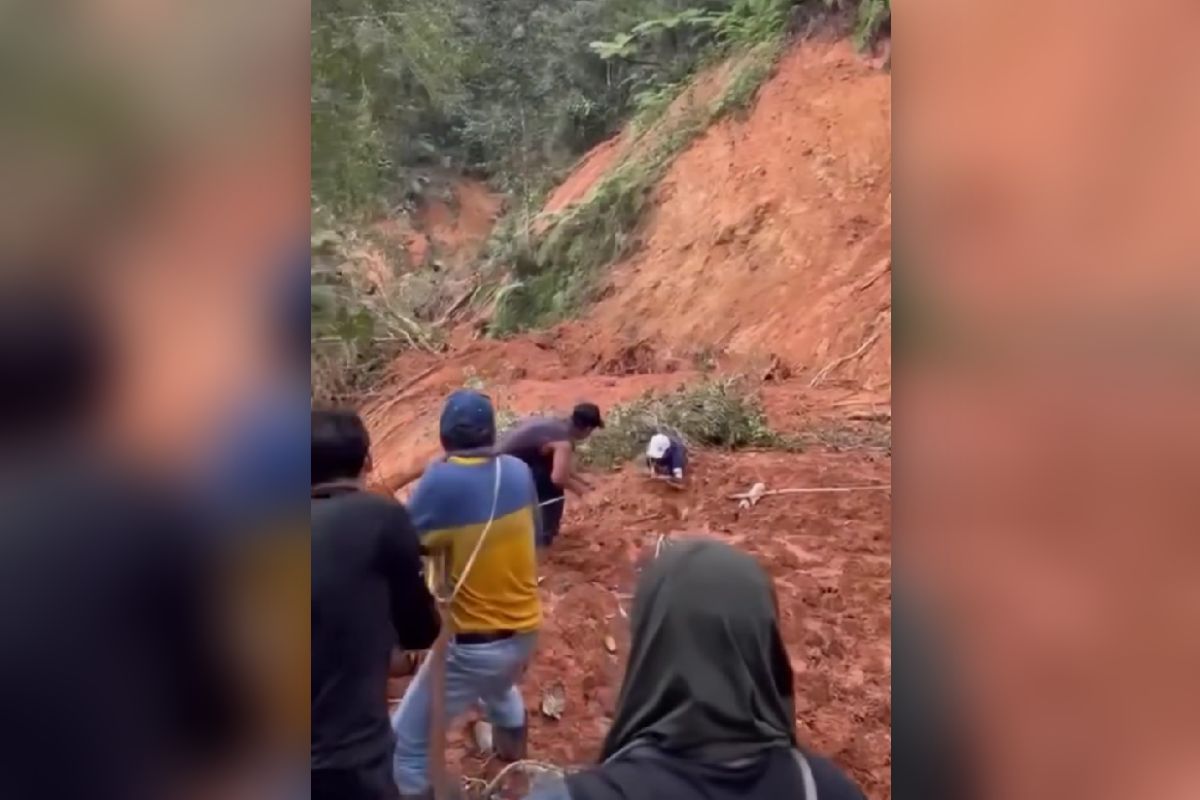 Hallan a maestro atrapado en un derrumbe en la Sierra de Hidalgo; así fue el rescate (video)
