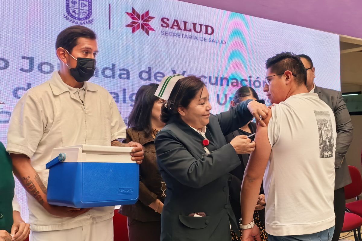 Arrancan macro jornadas de vacunación en universidades de Hidalgo