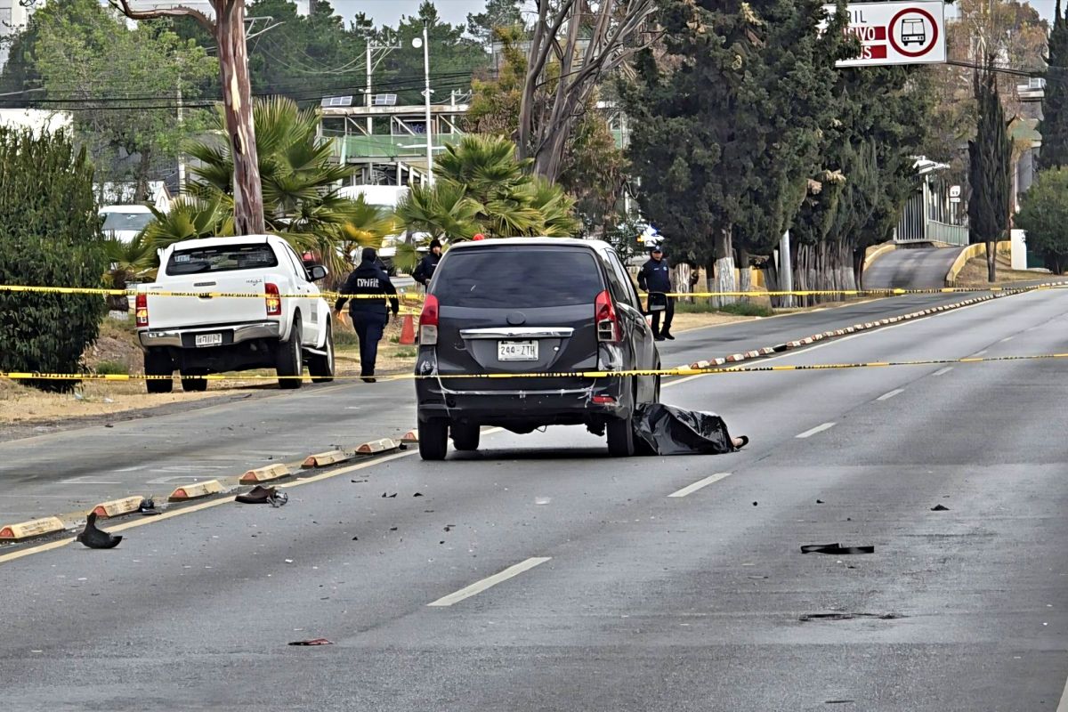 Omitió usar el puente y le costó la vida: hombre fallece arrollado en el sur de Pachuca