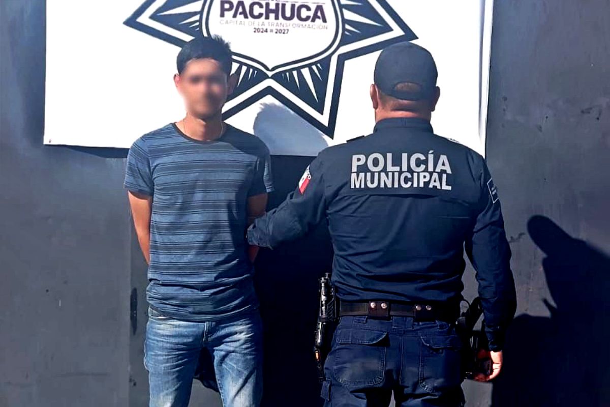 Detienen a sujeto por amenazar con arma de fuego en Pachuca e intentar sobornar a policías