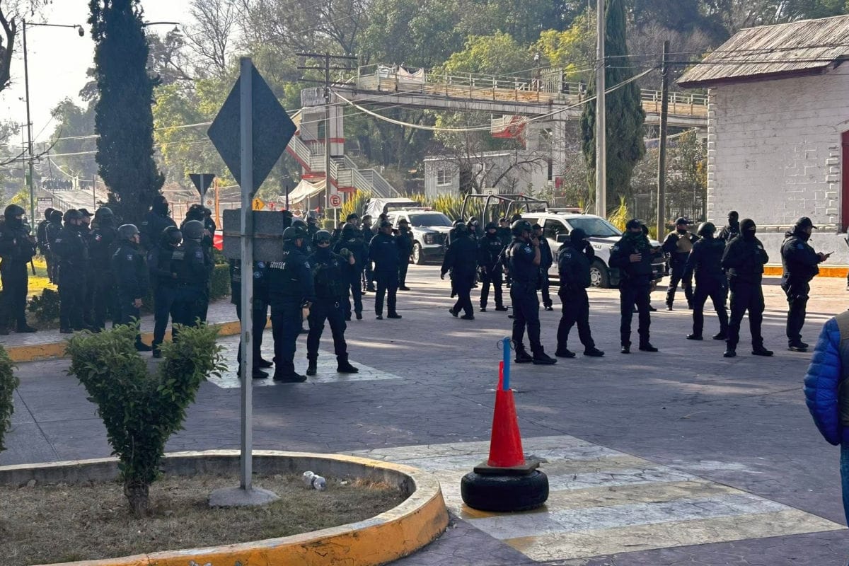 Operativo en cementera de Cruz Azul deja 33 personas detenidas; 2 estaban armadas