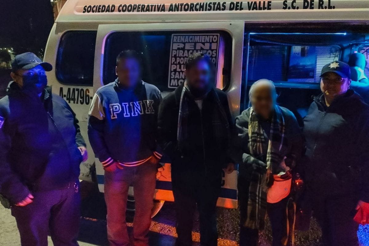 Policías municipales rescatan a mujer de la tercera edad extraviada en colonia de Pachuca