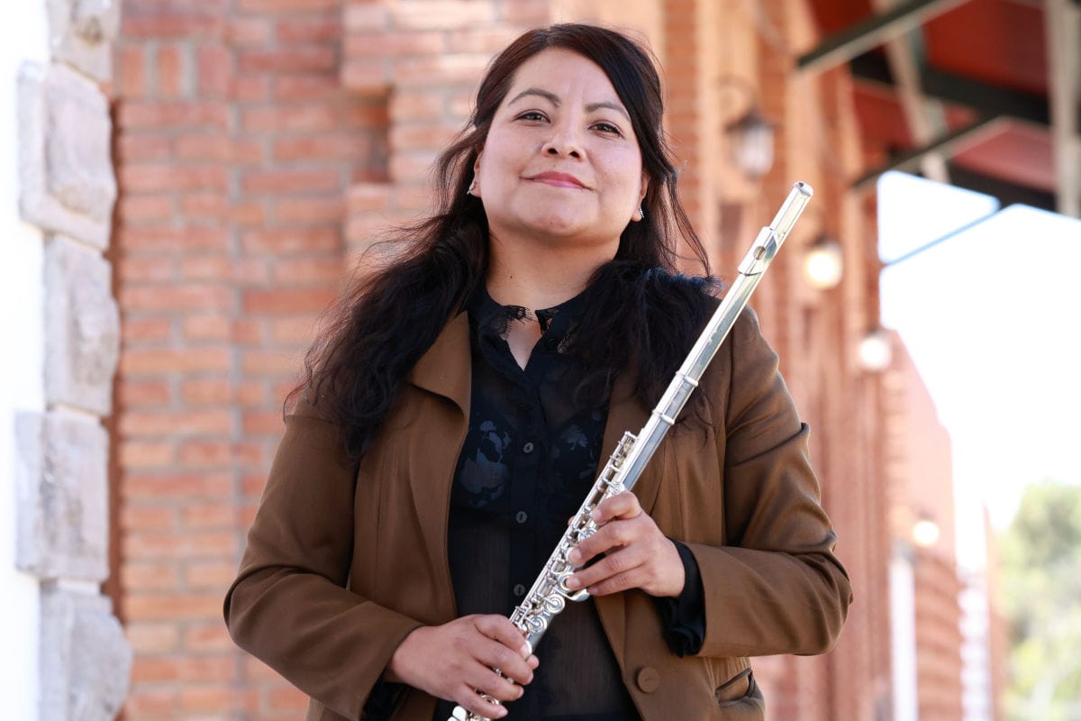 Ella es Yaneth, la flautista indígena hidalguense que cumplirá el sueño de tocar en Bellas Artes