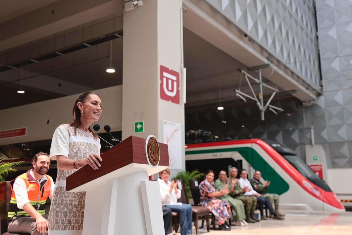 Acompañada de Julio Menchaca, Sheinbaum inaugura el tren Felipe Ángeles para conectar la CDMX con el AIFA