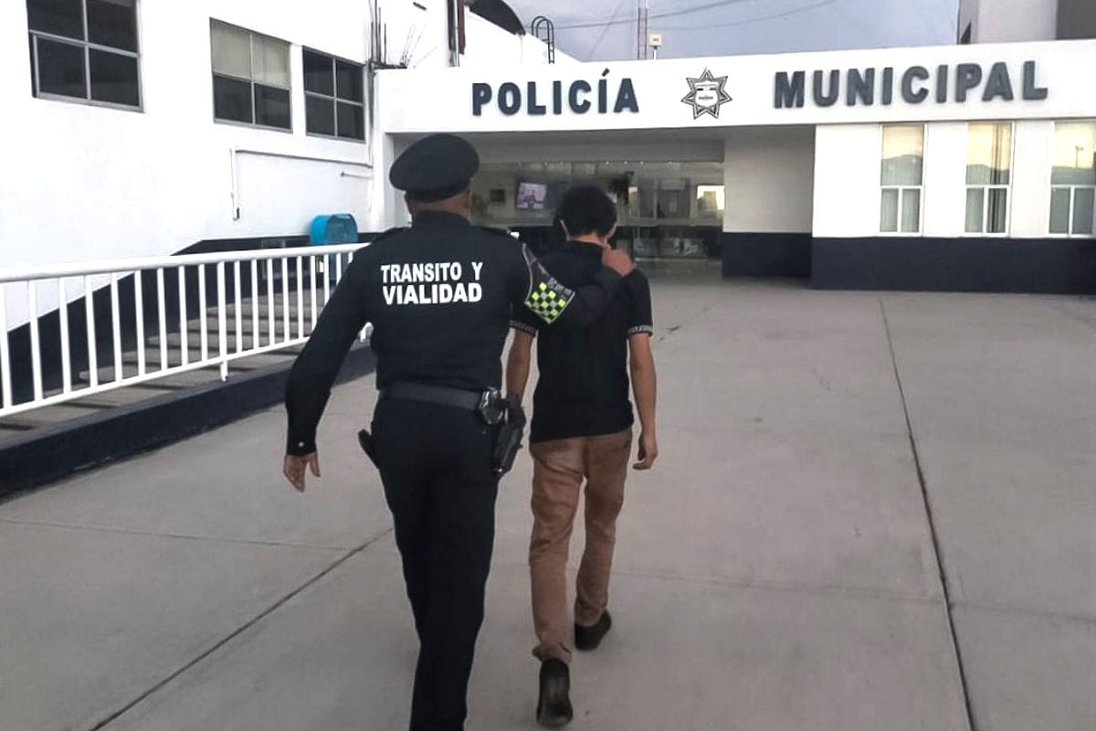 Policías de Pachuca evitan tragedia: rescatan a joven en puente Colosio-Río de las Avenidas