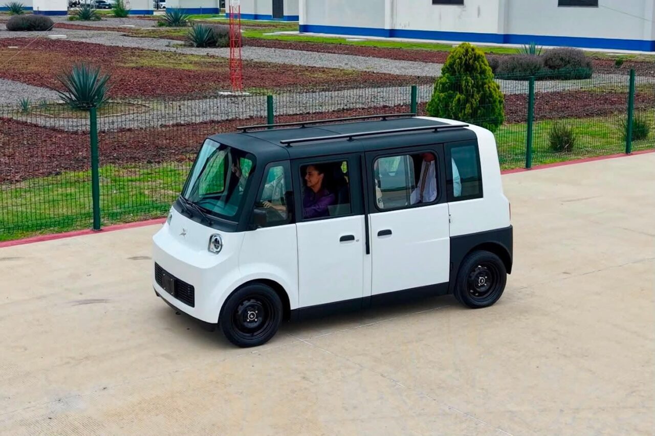 Claudia Sheinbaum presenta Olinia 1, el auto eléctrico mexicano que costará 150 mil pesos