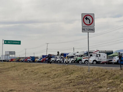 Bloquearán la México-Pachuca y otras carreteras por paro nacional de transportistas
