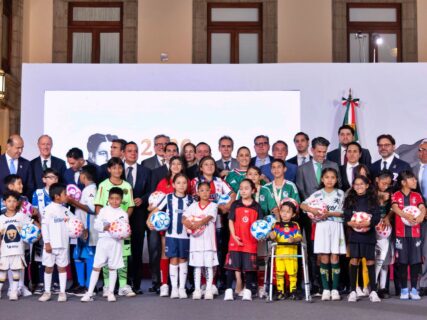 Gobierno federal y clubes de futbol lanzan estrategia nacional de formación para la niñez