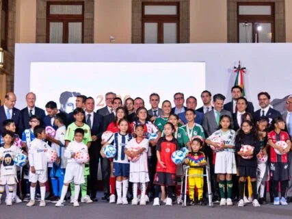 Gobierno federal y clubes de futbol lanzan estrategia nacional de formación para la niñez
