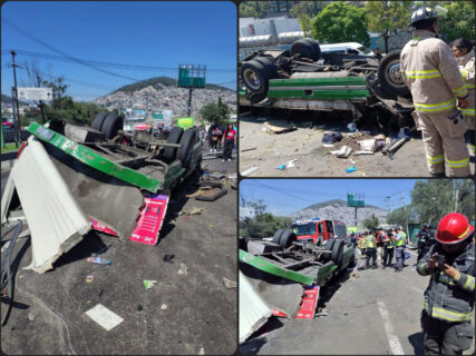 Microbús choca y queda destrozado en la autopista México-Pachuca