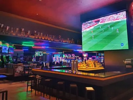 Bares y restaurantes podrían enfrentar multas millonarias por transmitir el Mundial o usar marcas de la FIFA