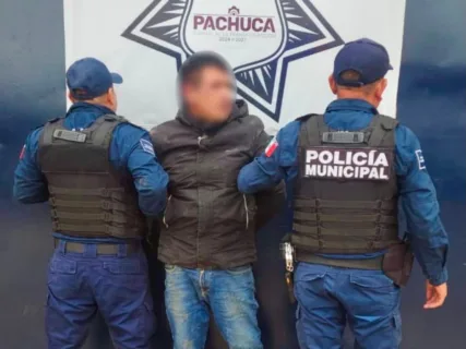 Cae presunto narcomenudista en colonia de Pachuca