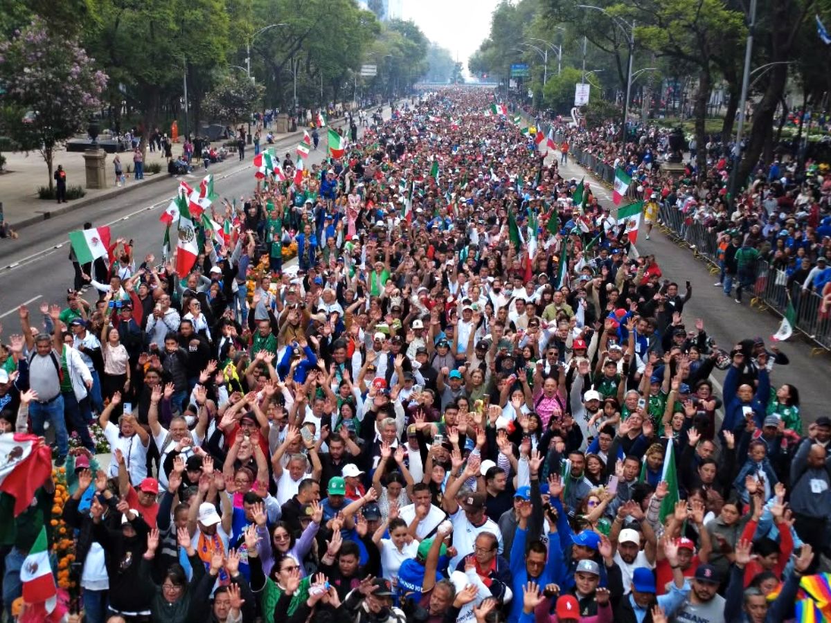 Logran la ola más grande del mundo en la CdMX a días del arranque de la Copa del Mundo