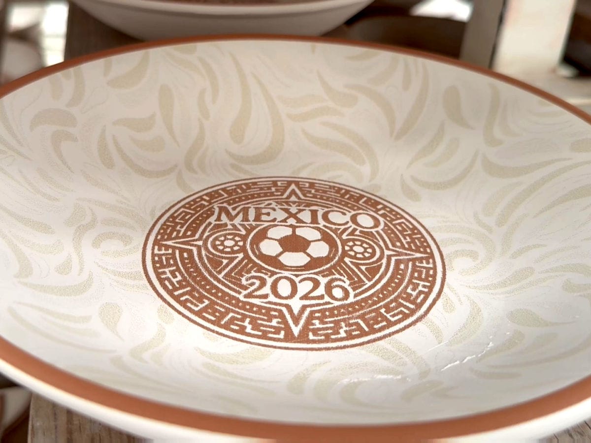 Presentarán colección especial de vajilla hidalguense inspirada en la Copa del Mundo