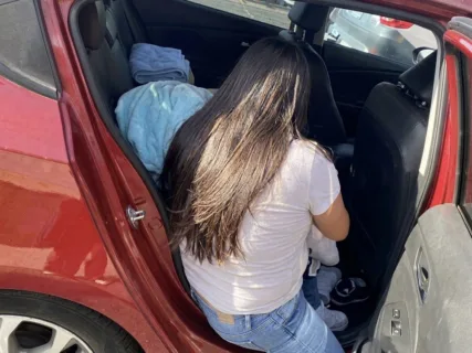 Mujer da a luz en pleno bulevar de Pachuca auxiliada a distancia desde el C5i
