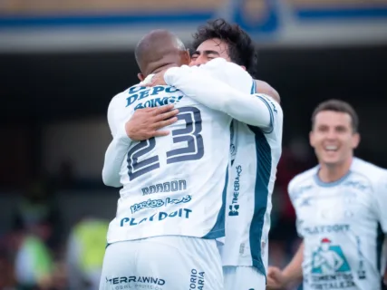 Pachuca baila a Pumas en su debut en el Apertura 2026 con un contundente triunfo en CU